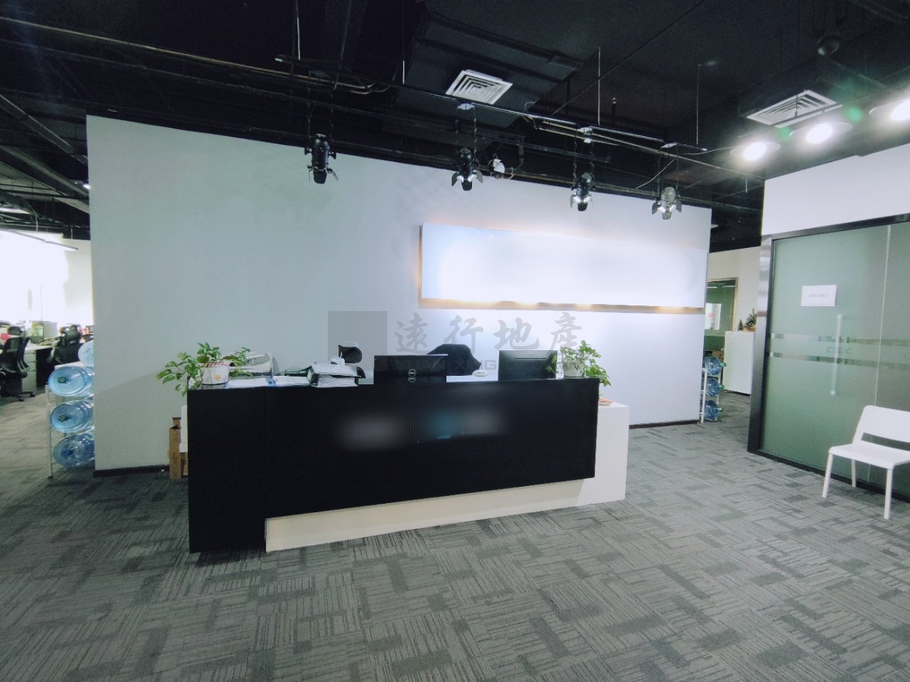 新出办公室出租丨7个隔断4米挑高丨户型方正_2