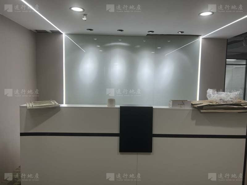 西安门 熊猫中央广场 交通便利 精装修带家具 直租_2