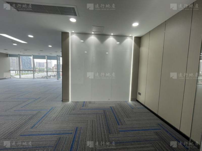 精装修带家具 正对电梯口 双面采光 汉街总部国际 _5
