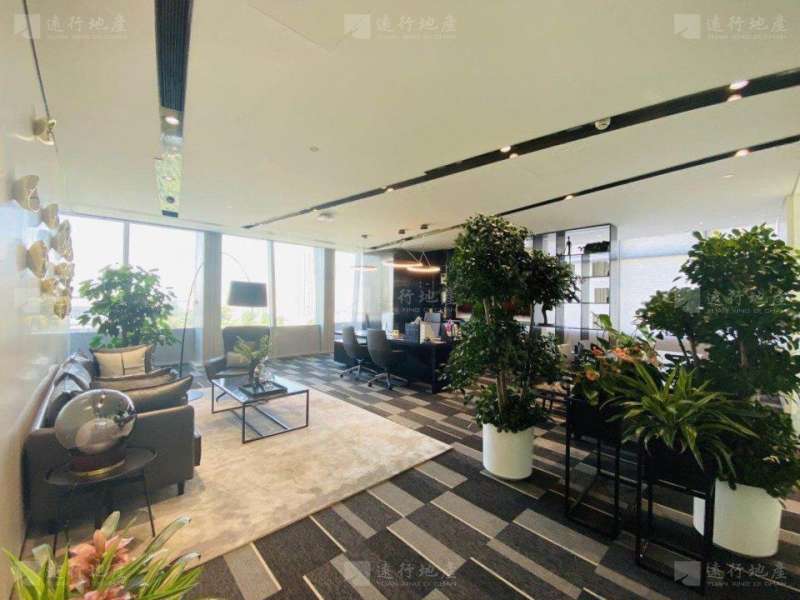 龙湖梵城 精装带家具 户型方正 接待科技风正对电梯_2