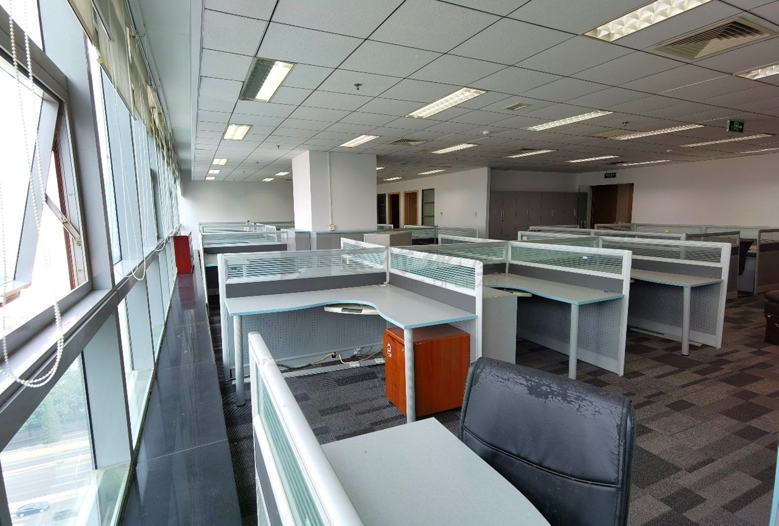 北三环环球贸易中心 精装修整层办公室 随时可用_11