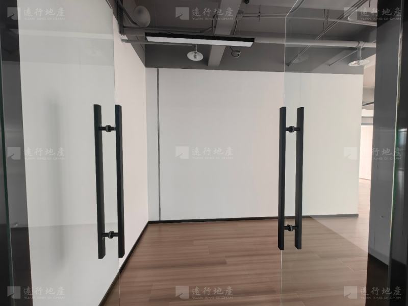 常府街地铁口 九龙锦创大厦 全新装修 全套家具 租_4