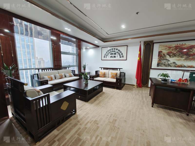 汉街总部国际 豪华装修带家具 户型方正 采光良好_7