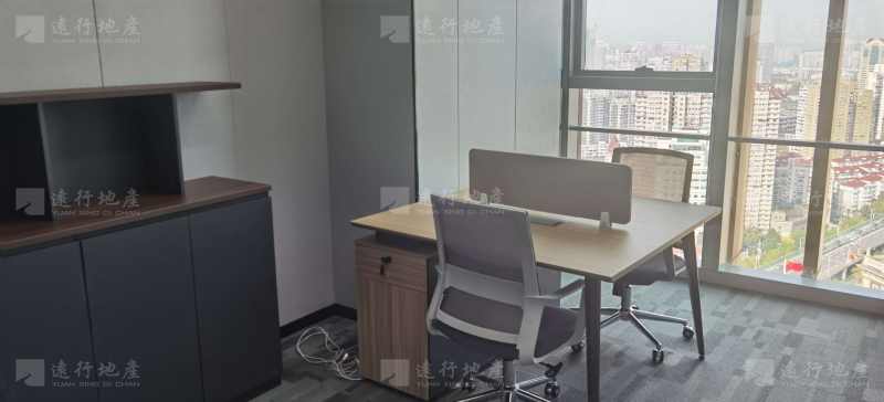 环球港中心，精装修带家具，户型方正，新出办公室_1