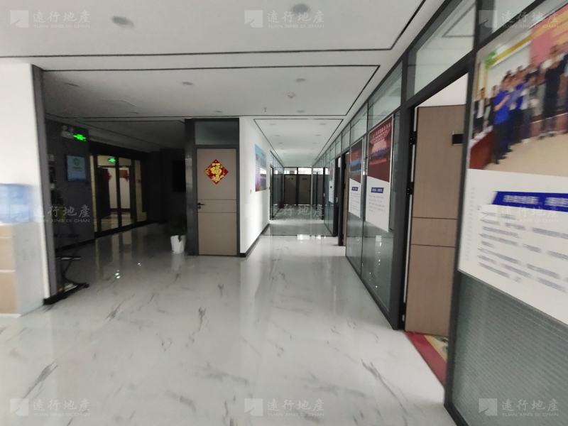 河南信息广场 正对电梯口 拎包办公 随时看房_1