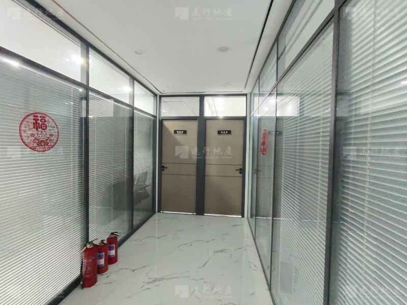 河南信息广场 正对电梯口 拎包办公 随时看房_4