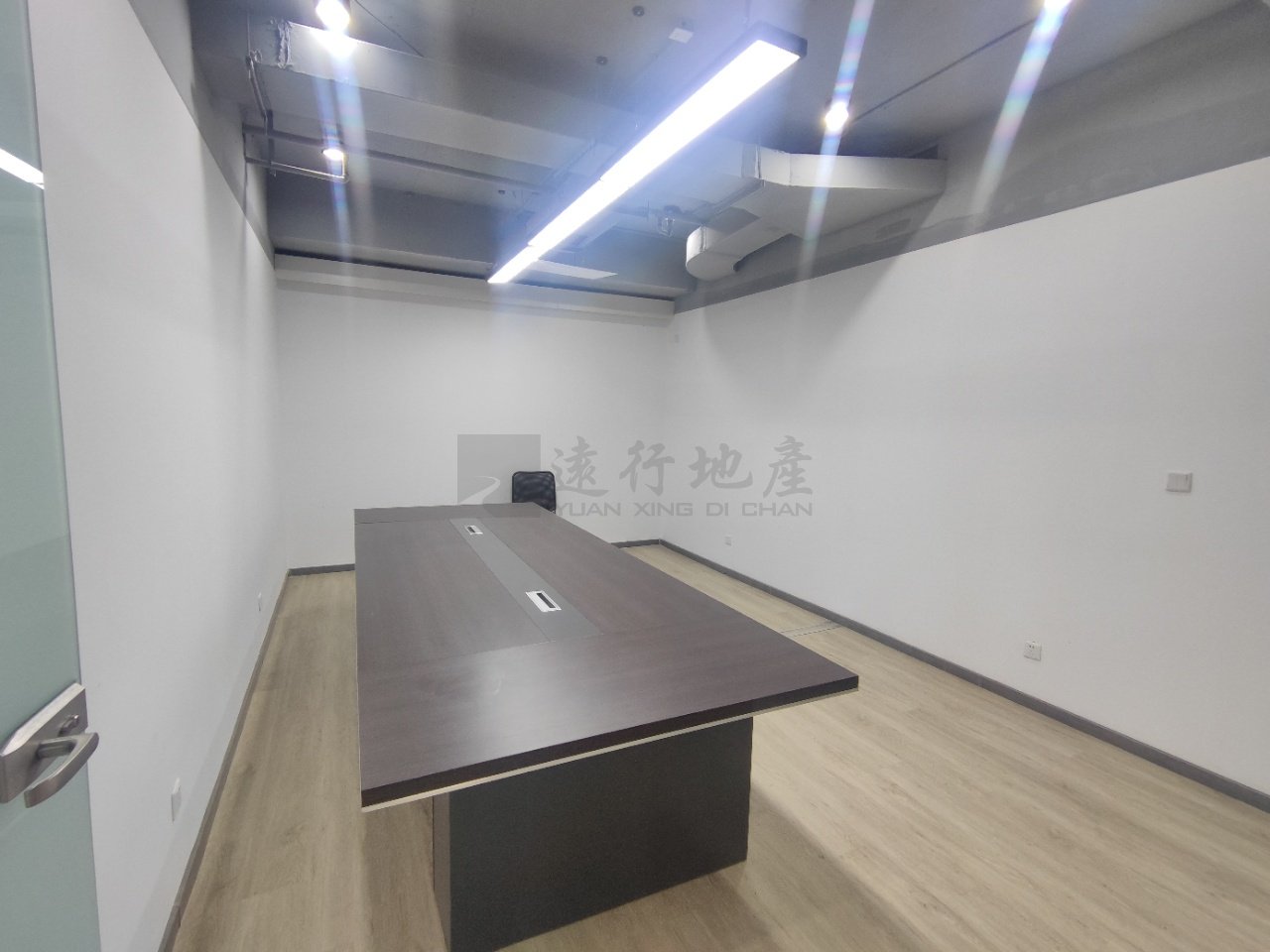 郑东新区丨龙宇国际800平米丨精装修带家具_8