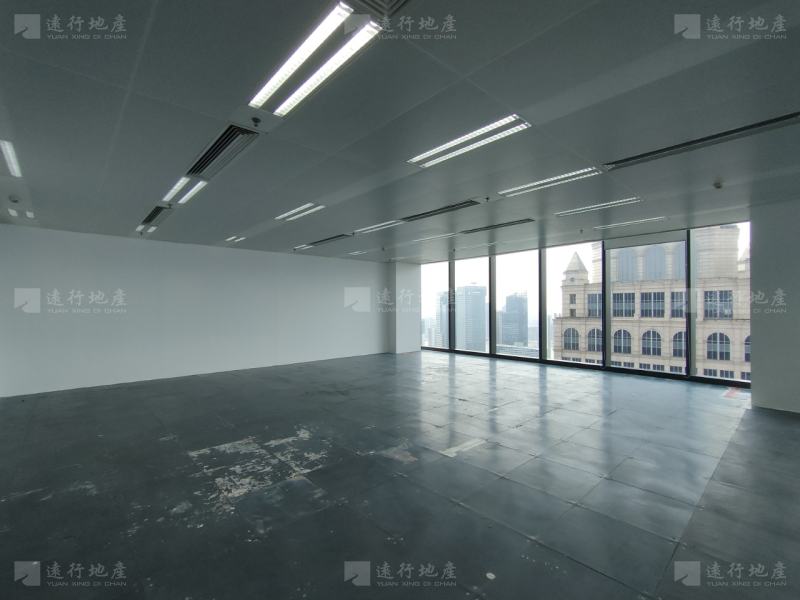 上海陆家嘴三件套可看江景高级商务楼，临近地铁口_1