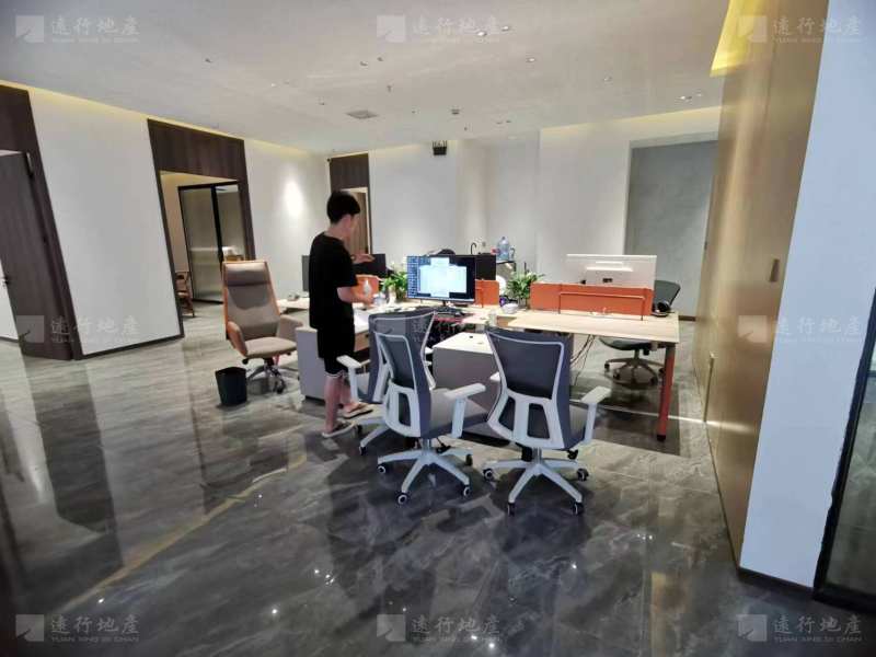 郑东绿地中心丨1200平丨精装修带家具丨随时看房_2