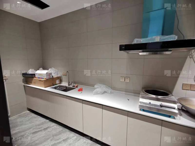 郑东绿地中心丨1200平丨精装修带家具丨随时看房_3