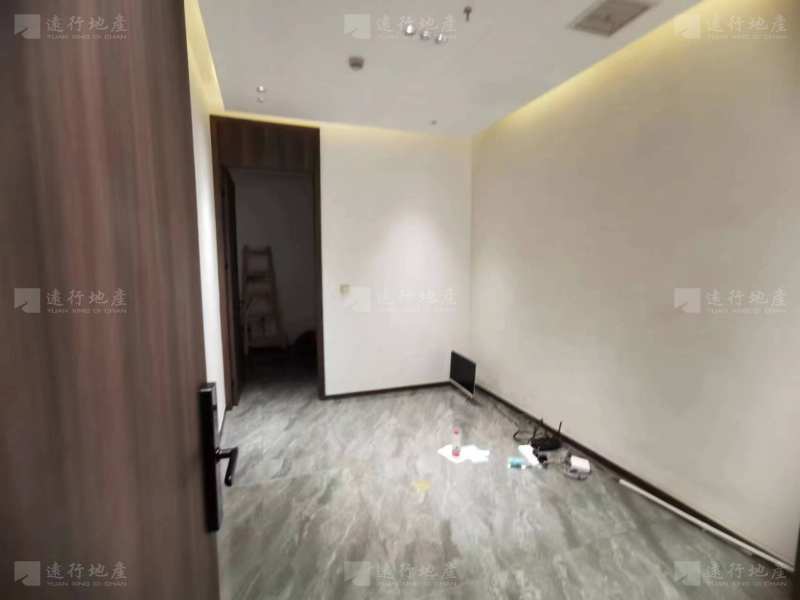 郑东绿地中心丨1200平丨精装修带家具丨随时看房_6