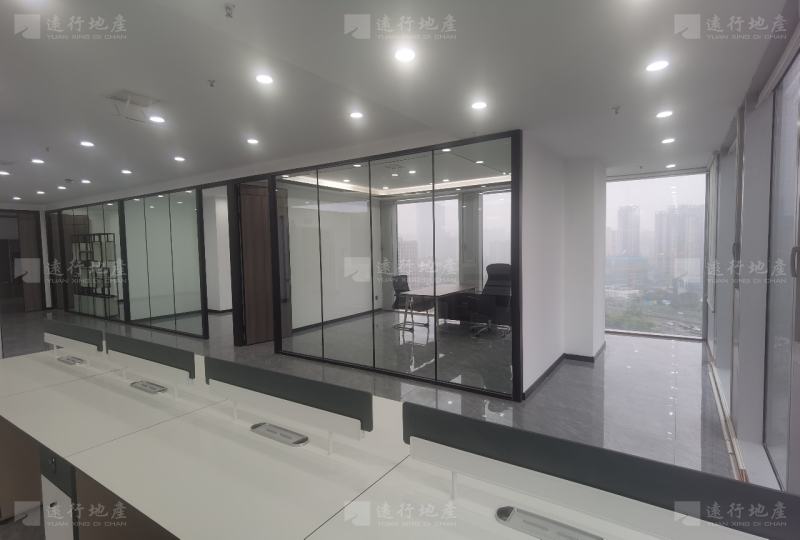 天明国际广场 正对电梯口 户型方正 带办公家具_8