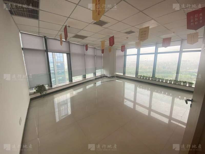 郑东商业中心 2000平方 高层视野 精装修带家具_4