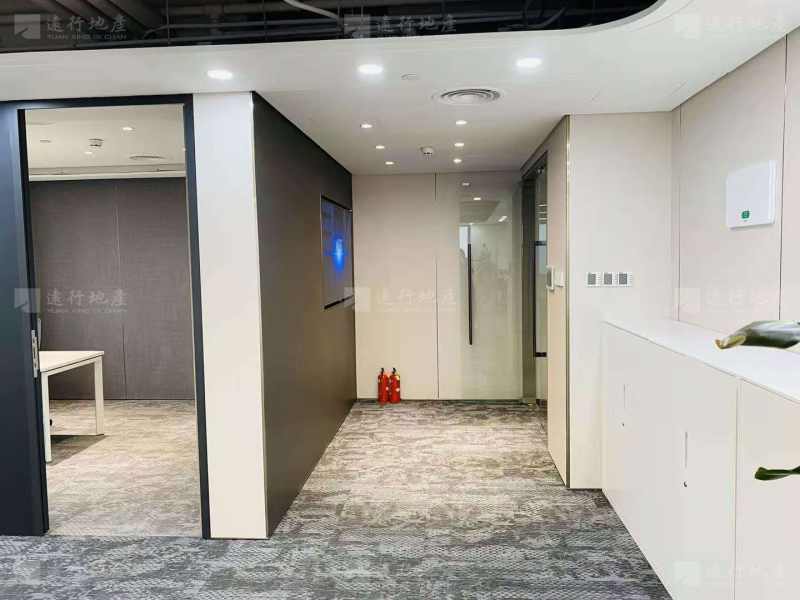 中海国际中心，豪华装修，拎包办公，高区正对电梯急租_8