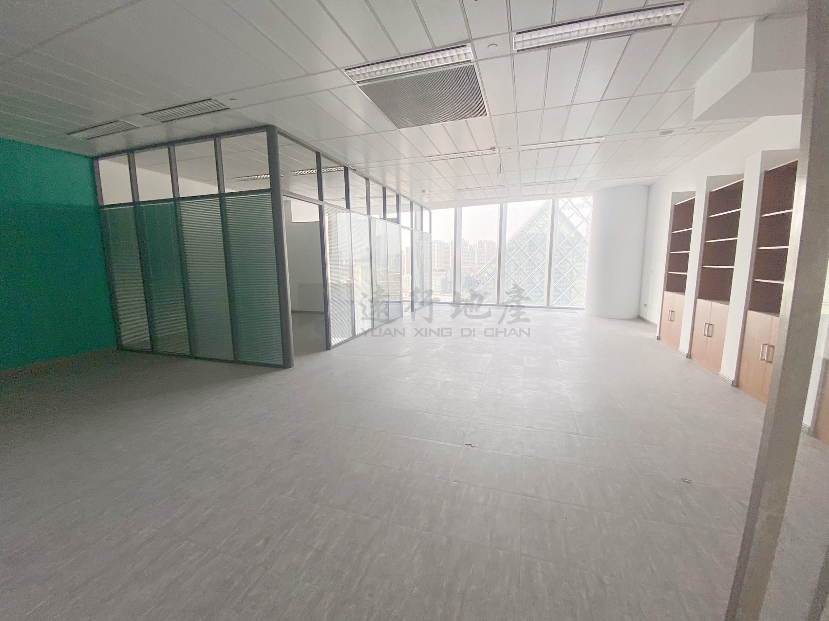 周大福金融中心二百平米精装修办公舒适、随时看房_2