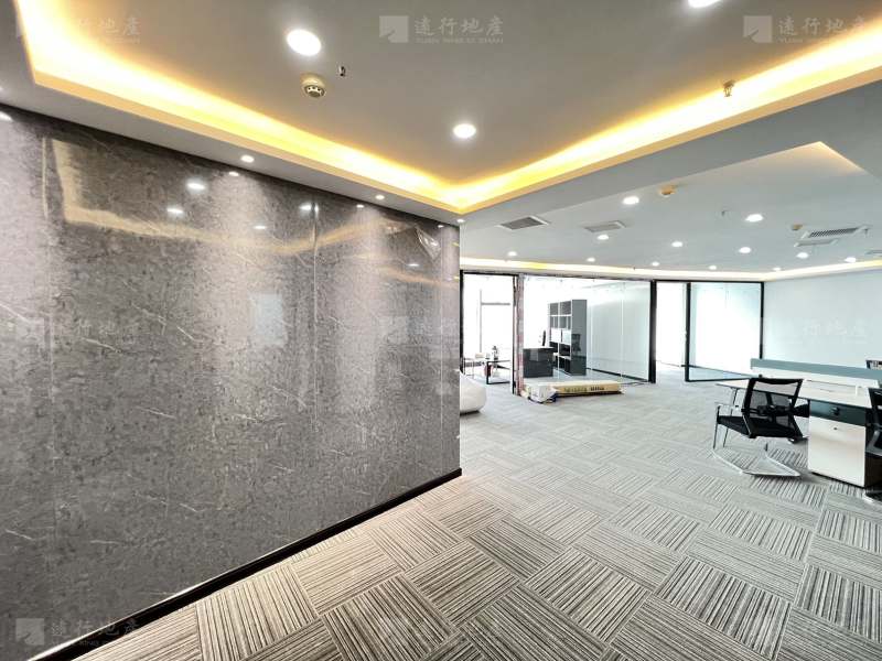 郑州国贸中心创意写字楼丨2000平丨正度电梯口丨_4