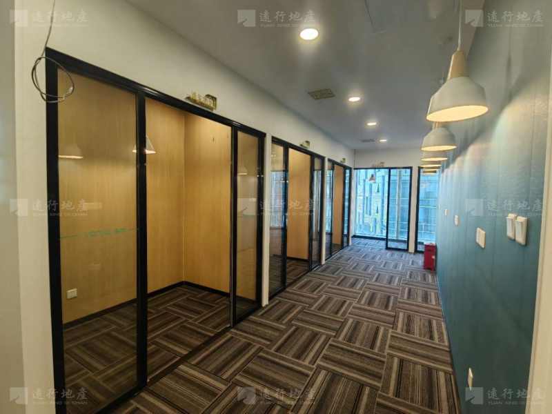上坤国际广场有近五百平的漂亮办公室呀，附件吃喝娱乐_5
