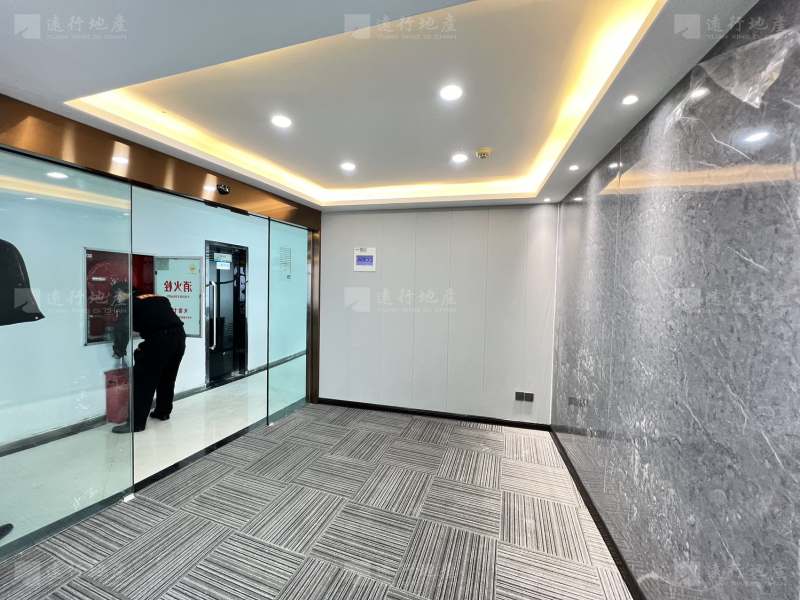 郑州国贸中心创意写字楼丨2000平丨正度电梯口丨_8