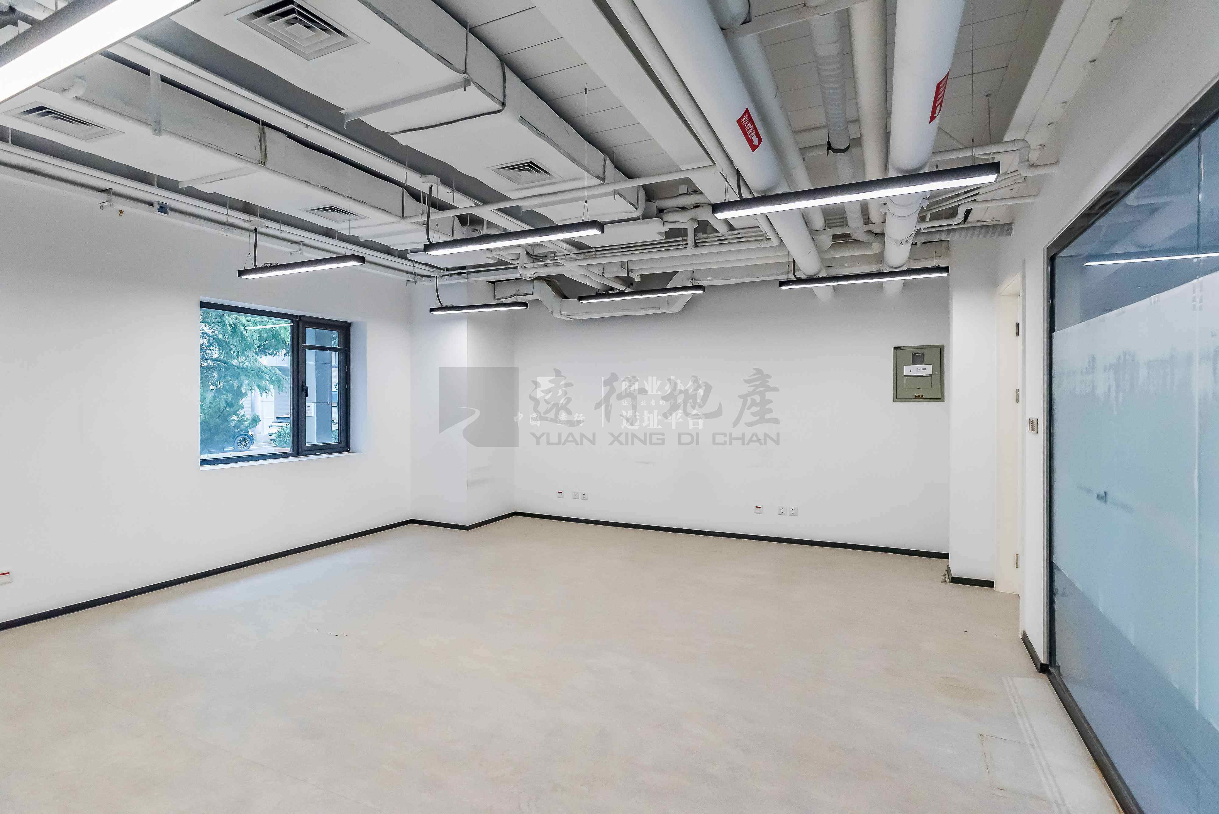 望京南 正对地铁 独栋办公室 3000平米 精装修随时办公，业主直租，随时看_5
