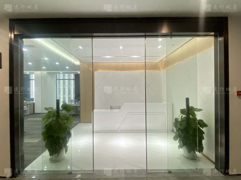 绿都·国金中心 全新装修带家具 正对电梯 超大门头_2