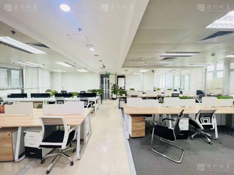 华远企业中心新出特价房580平米精装修带家具_6