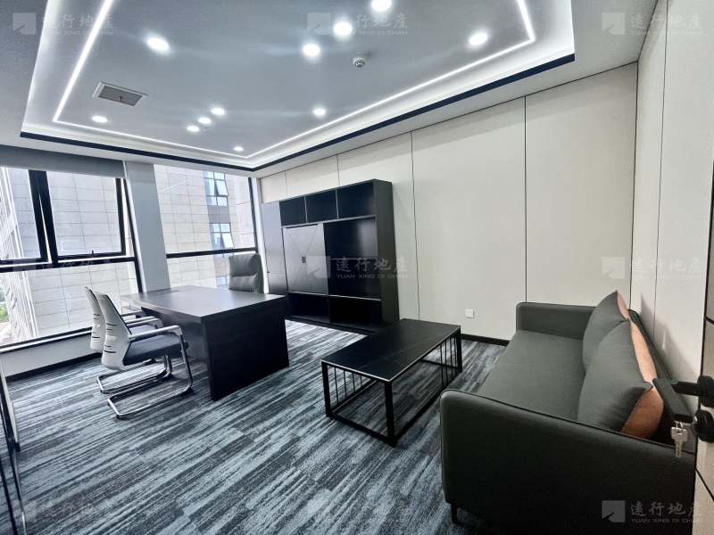 世贸中心 400平 电梯口 双面采光 全新装修家具_1