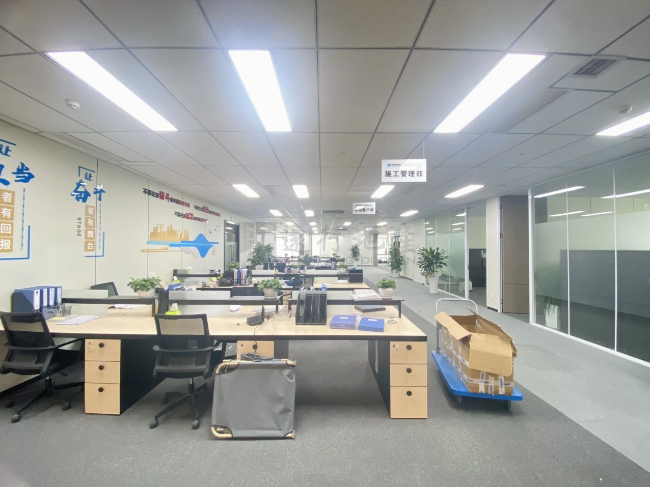 精装办公室丨国金中心 半层整层均有 江景办公_3