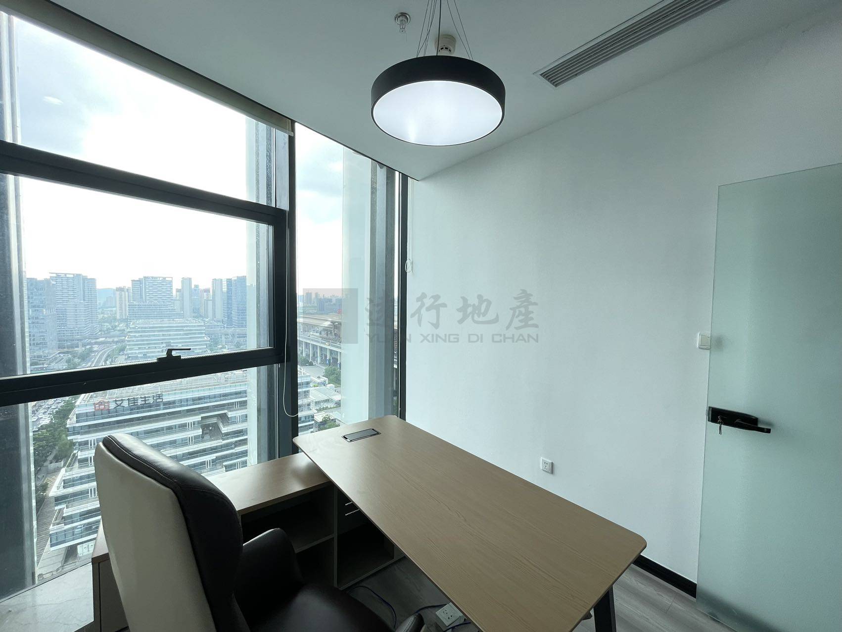 南京南站 250平米 精装修办公房源降价出售 带全套家具_6