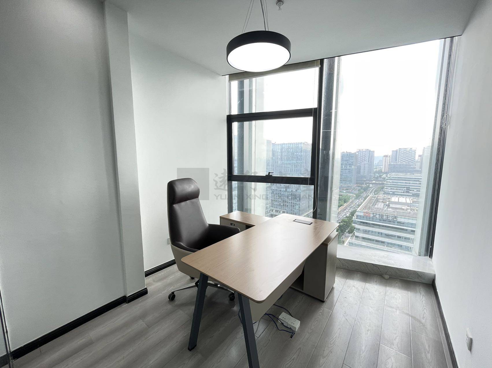南京南站 250平米 精装修办公房源降价出售 带全套家具_7