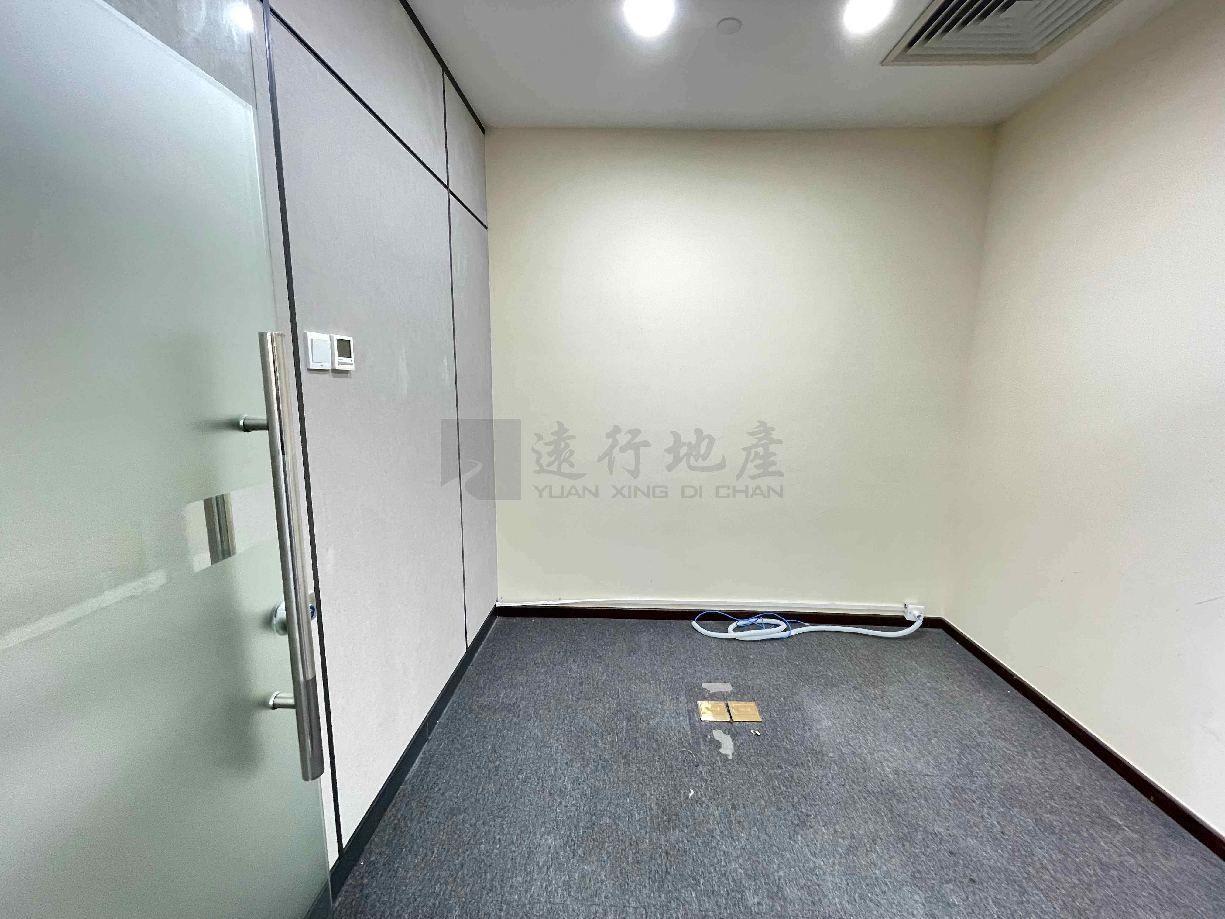 珠江新城 地铁上盖 301方 中层单位出售 简单装修 使用方便 易规划_4