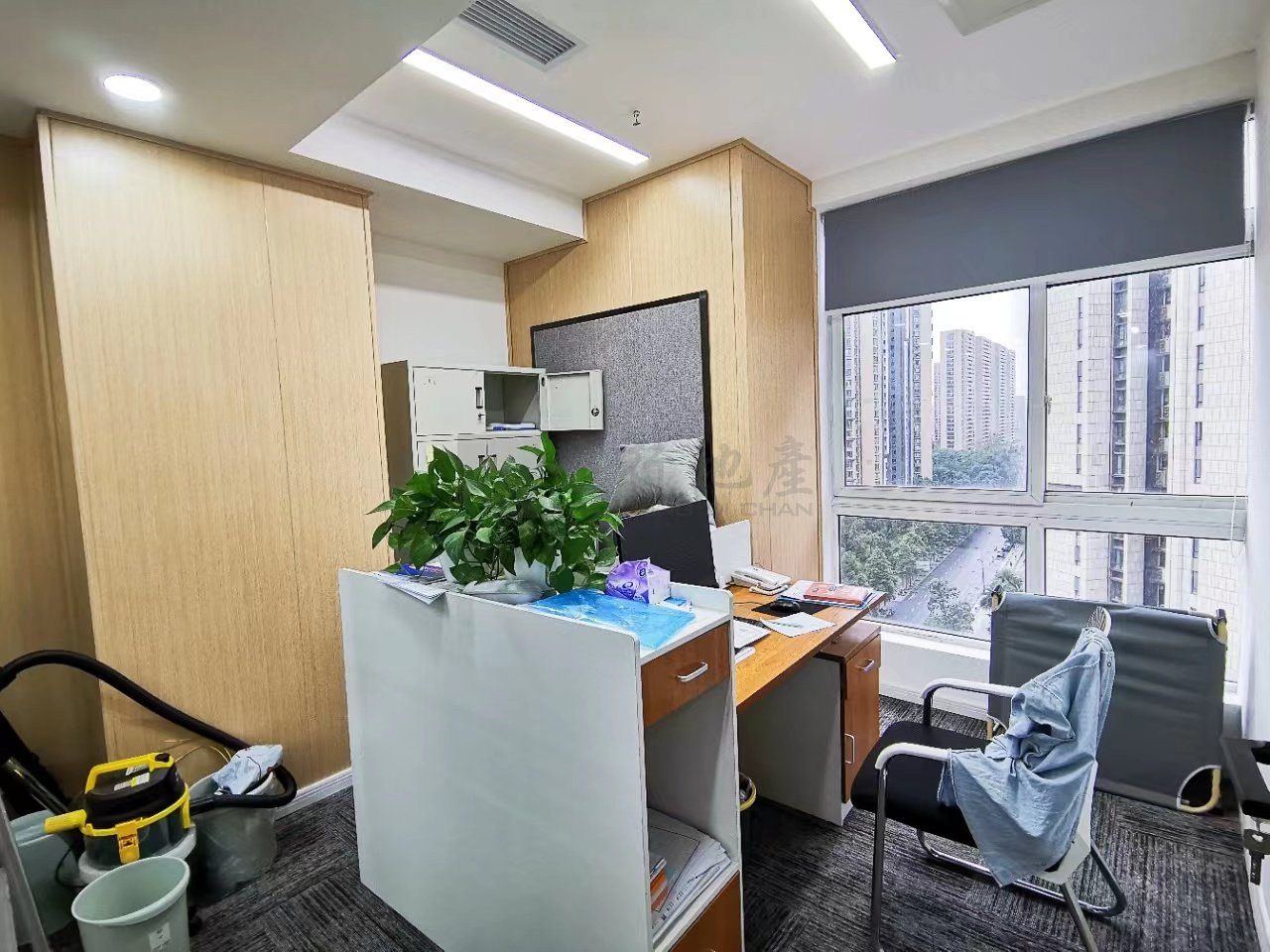 香年广场办公室出租 地铁口甲级品质楼宇 384平 40人办公_2