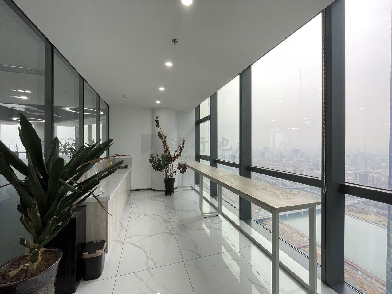 中海国际中心 整栋可售 整层起售 超甲级写字楼 现房 随时预约 物业管理服务一流_8